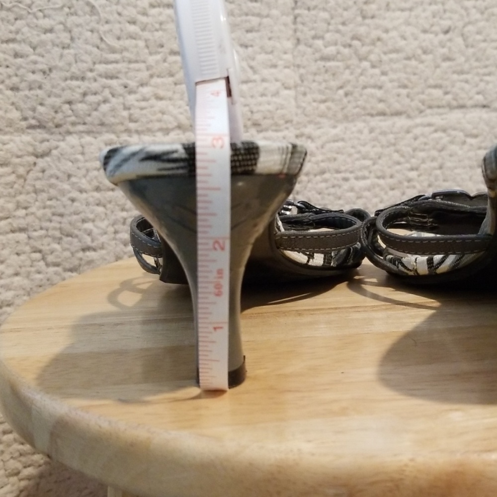 Sandal - Picture 3 of 6